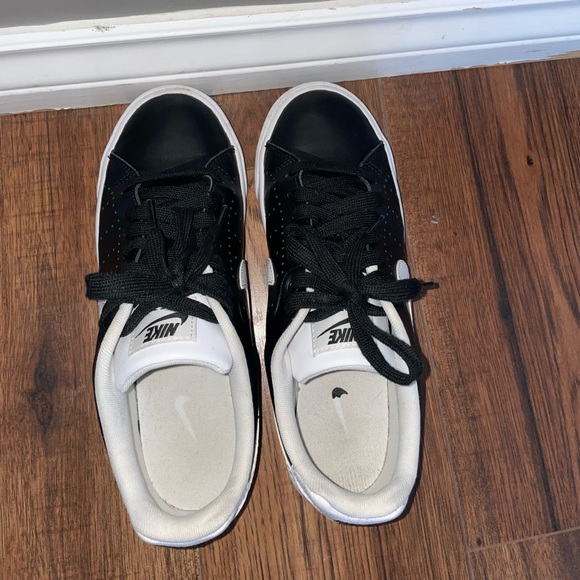 Nike sneakers - Picture 2 of 4